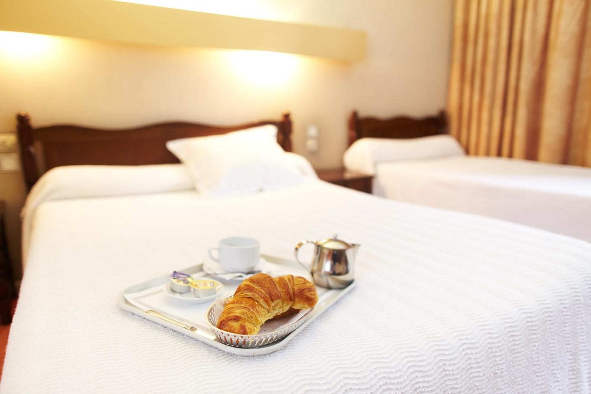Bagnères-de-Luchon Hotel De Paris חדר תמונה